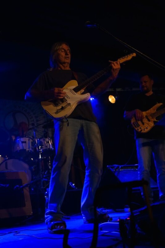 Devadesátiminutový koncert legendární skupiny PROGRES 2 v pátek 10.9.2021 v Barrák music club